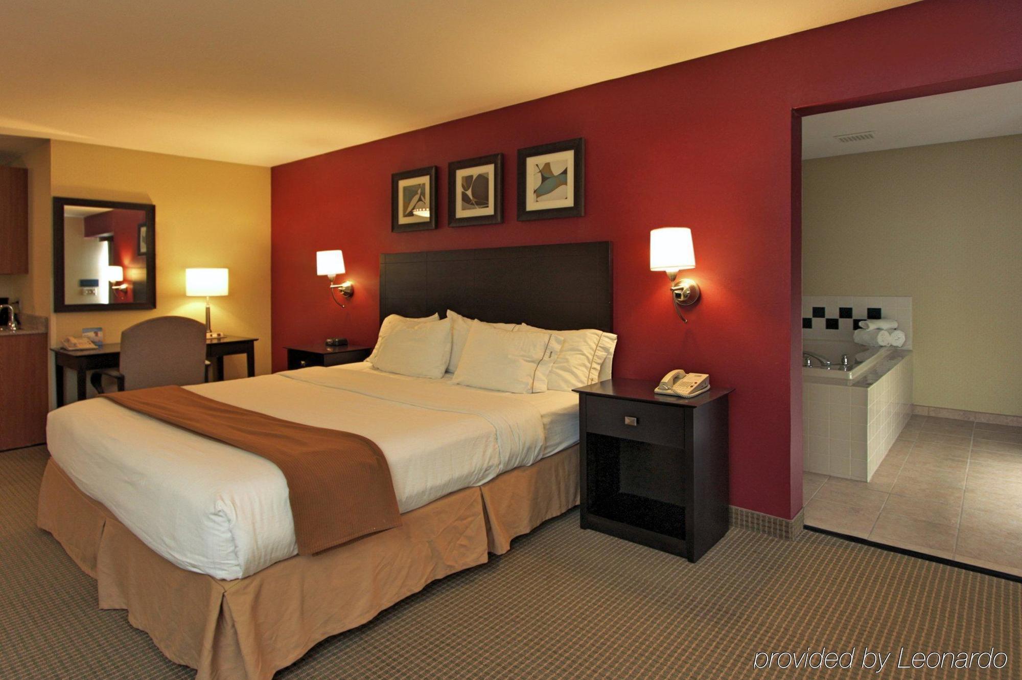 Holiday Inn Express Hotel & Suites Defiance By Ihg Экстерьер фото
