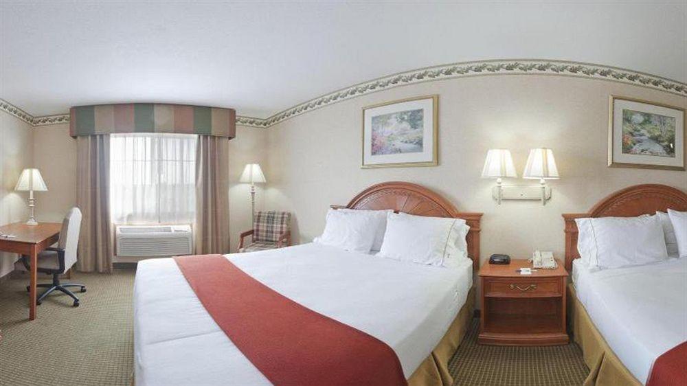 Holiday Inn Express Hotel & Suites Defiance By Ihg Экстерьер фото